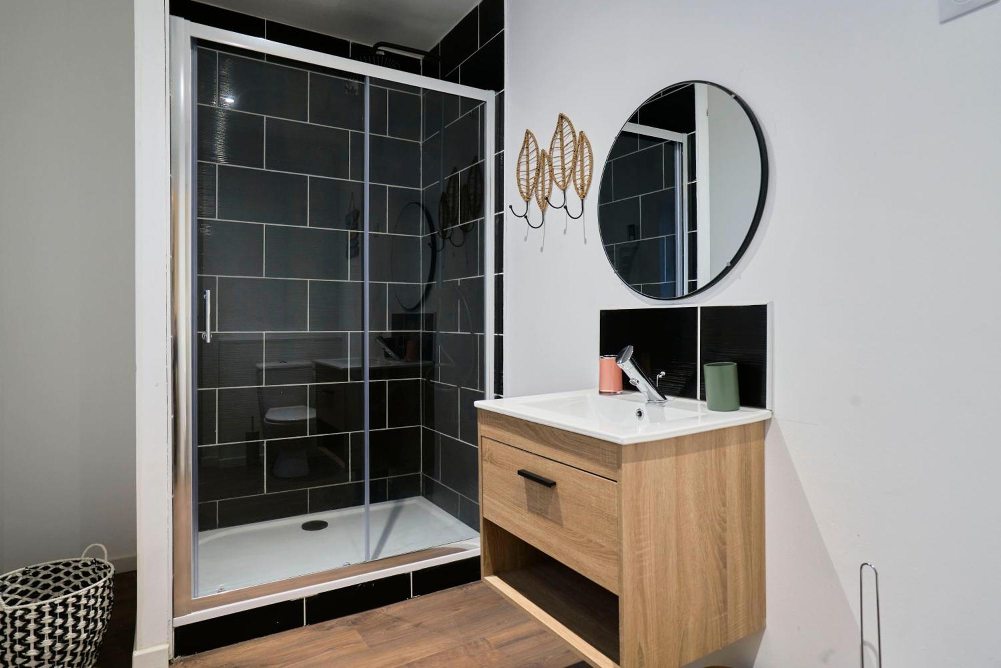 Ng Prestige - Miln 1 - Balneo - Wifi & Netflix Apartment Roubaix Luaran gambar
